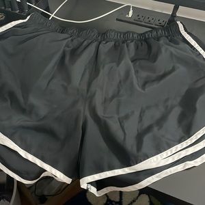 NIKE womens plus size running shorts 2x